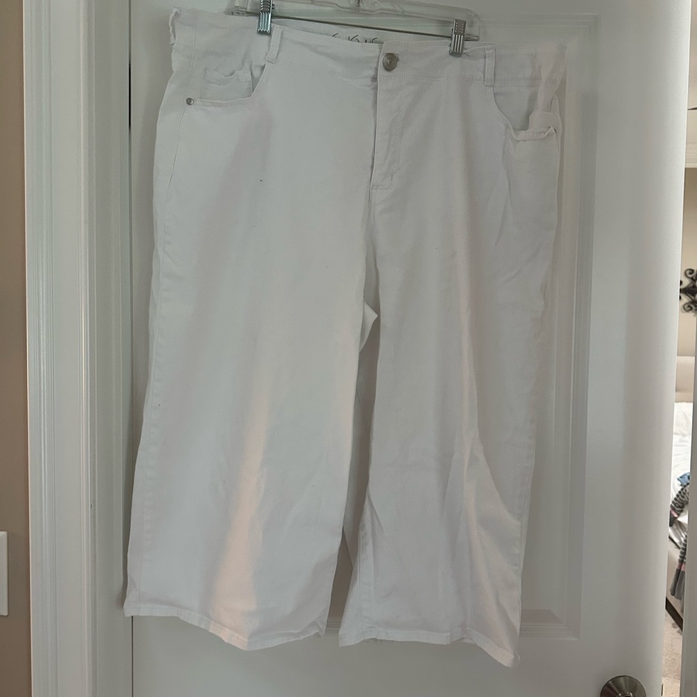 Gloria Vanderbilt White Shape Effect wide leg cropped pants